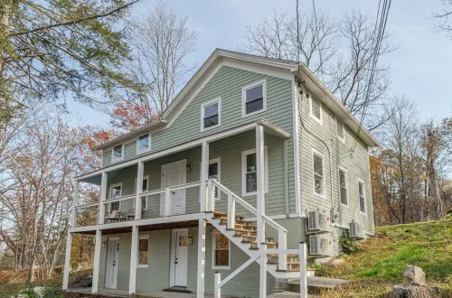 Whole Modern House on Trestle Trail 로즈데일 호텔