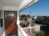 Bright Pacific Grove Retreat - Walk to Beach & Town!