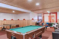 ALPINE Apartment 208 by globboard