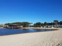 L'Hôtel du Lac Casteljaloux - ติดทะเล