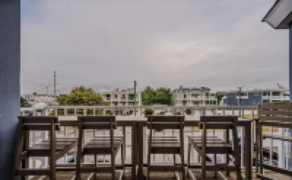 Beach Block Freshly renovated 2-bedroom condo in lovely Dewey Beach on Rodney st