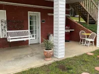 Hank Williams hang out Hotels in Camden