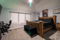 The Gotti Ranch/ Gameroom/ Pool/ Gym/ Theater/ Tiki Bar/ Mariokart/ Hot Tub/ PS4