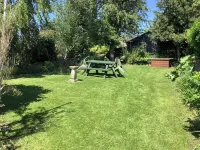 18th century cottage 2 minutes walk to pubs, shops, restaurants and play park Hotel a Northleach