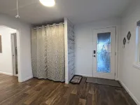 Delightful 2-bedroom house with WiFi, AC between Greentown & Kokomo