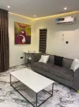 Luxury & Modern Self Check-In Apts near Airport M03b