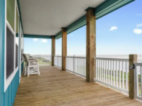 Unwind on the Bay- Fishing, Pool, Tennis, Basketball courts & Kids' Playground パラチオスのホテル