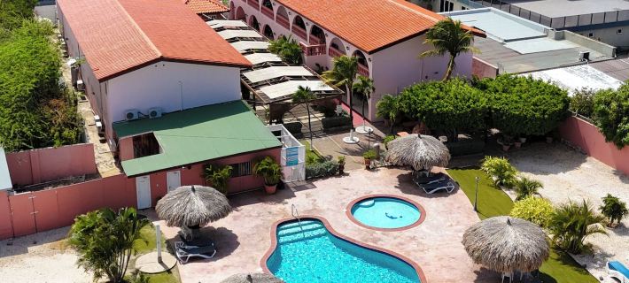 Sasaki Apartments Hoteles en Playa de Eagle