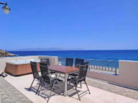 Beachfront Ela Luxury Stay with Jacuzzi & Views