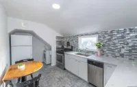 Cozy & Quiet 2 Bed Apt 20 Minutes to NYC Hotels in Fort Lee