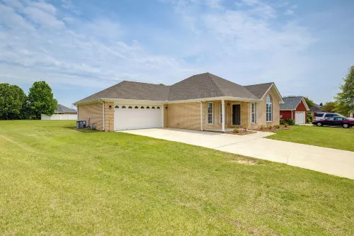 Patio & Spacious Yard: Home in Athens - 3-Star