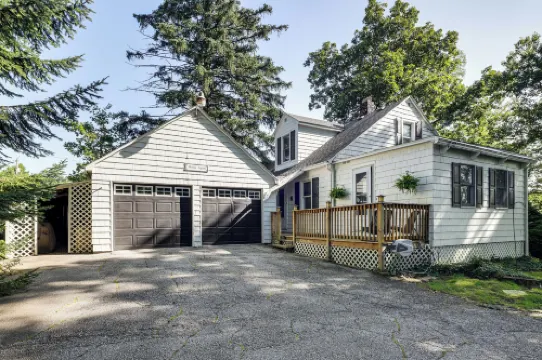 Secluded Crown Point Haven Near Golfing & Parks! Hotels in Crown Point