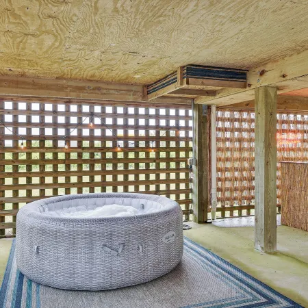 Nags Head Vacation Rental w/ Hot Tub: Near Beach!