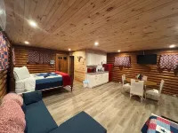 Nice log cabin on back country road with peace, quiet and the amenities of home