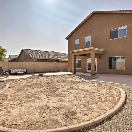 Maricopa Home w/ Outdoor Seating, 2 Mi to Golf!