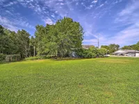 Historic Disney Home w/ Grill, Walk to Lake! Hoteles en Condado de Mayes
