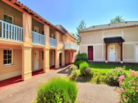 Apartment in Lougratte Near Pool & Lake