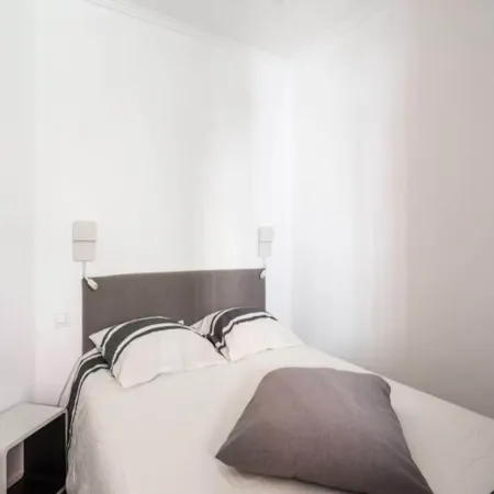 Apartment in Grimaud with Sea Views & Pool