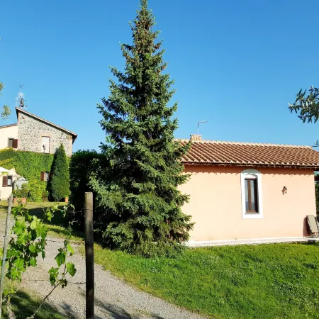 Rustic country house with a view of Lake Bolsena