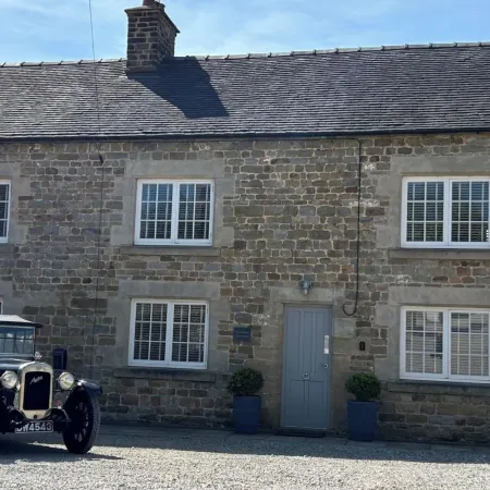 Farmhouse - Sleeps 6 - Near Alton Towers Peak Dist