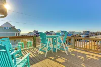 Chic Surf City Retreat w/ Pool < 1 Block to Beach! - 3-Star