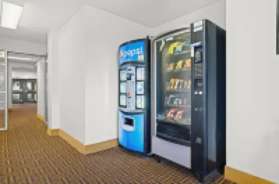 Super 8 by Wyndham Thunder Bay