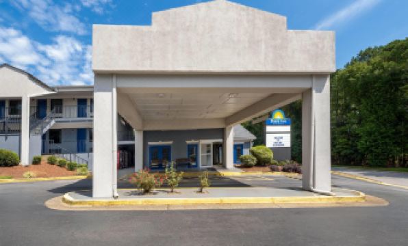 Days Inn by Wyndham College Park Airport Best Road