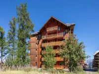 Duplex apartment with balcony Hotels in Risoul
