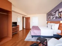 Leonardo Hotel Salzburg City Center Hotels near Aigen