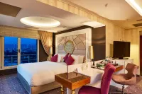 DoubleTree by Hilton Izmir - Alsancak Отели в г. 