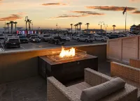 Inn at the Pier Pismo Beach, Curio Collection by Hilton - Parkering