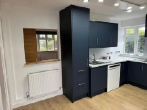 4 Bed House - Sleeps 10 - Pets - Parking - Wifi Hotels in Sutton