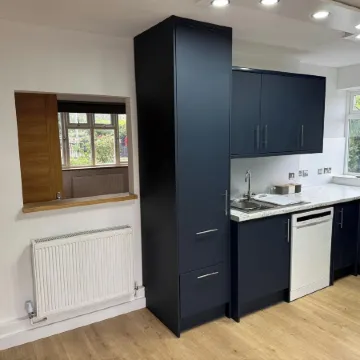 4 Bed House - Sleeps 10 - Pets - Parking - Wifi