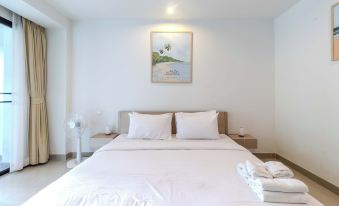 1BR with Pool &Gym Prime Location C233