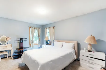 Wallkill 4BR Retreat Large Yard Pet Friendly