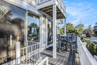 Beachfront Luxury Home-Lake Views, Fire Pit, Large Yard, Game Room-Walk to Town