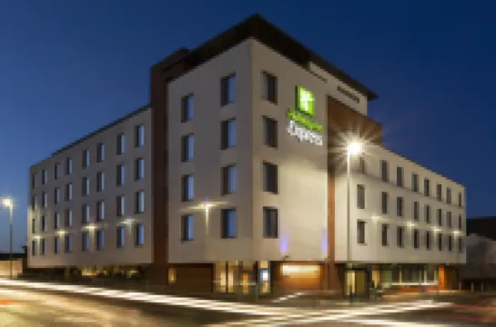 Holiday Inn Express CHELTENHAM TOWN CENTRE by IHG Hotéis em 