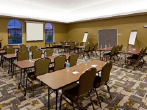 Holiday Inn Express & Suites BATAVIA - DARIEN LAKE by IHG Hotels in Genesee County