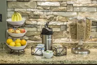 Staybridge Suites JACKSONVILLE-CAMP LEJEUNE AREA by IHG - breakfast
