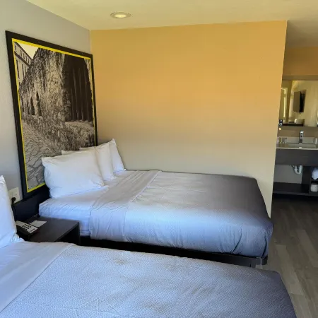 Super 8 by Wyndham Big Spring