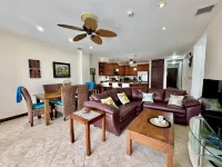3 Bedroom Condo w/ Ocean View - Tres Regalos 201N by RedAwning - salle de sport