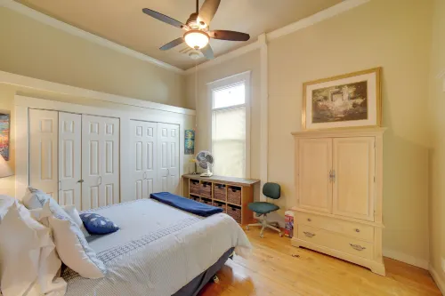 Saugatuck Loft in 'Historic Butler Street Lofts - Parkplatz