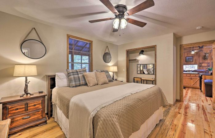 Waterfront Deck Home on Ouachita River!