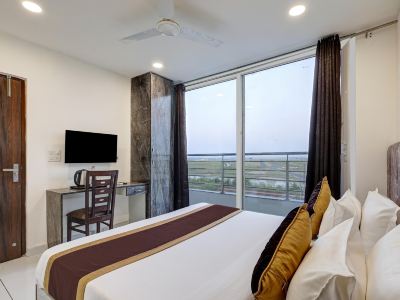 Mauryan Signature Hotel with Airport View