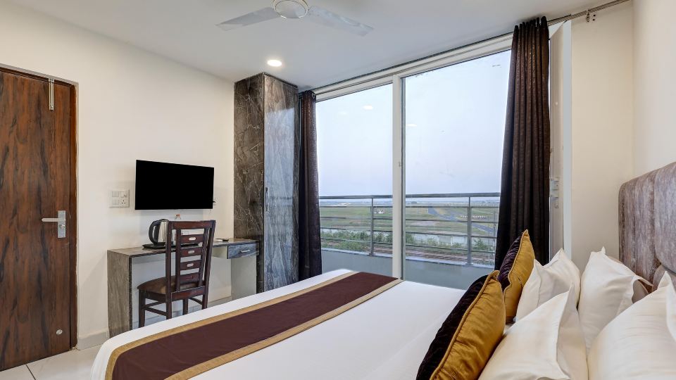Mauryan Signature Hotel with Airport View