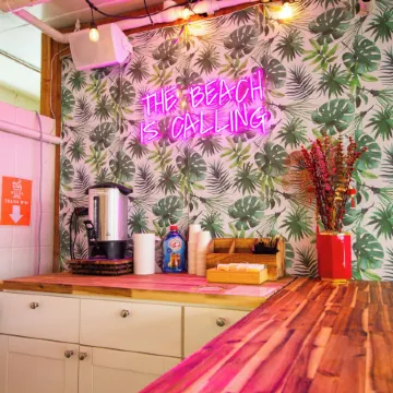 Waikiki Beachside Hostel