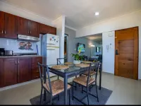 Cozy 2Br-2bt Apt Near the Beach and Main Street Hotel a 