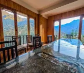 The Void - Tirthan Valley Hotels in Pekhri