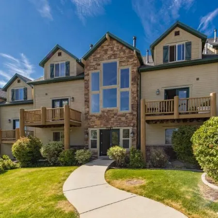 L@@K! Cozy Respite with Spectacular Mountain and Lake Views! Ski Utah