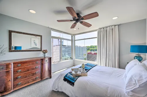 Canal & Mtn Views: Pet-Friendly Seattle Retreat